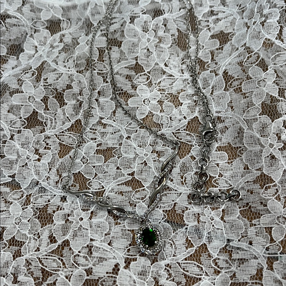 Elegant 925 Chrome Diopside Necklace & Moissanite - Picture 4 of 7